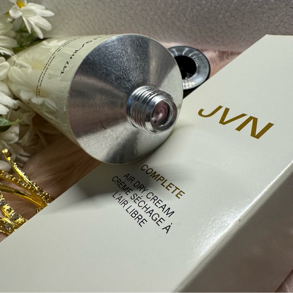 BNIB JVN
COMPLETE
AIR DRY CREAM
CRÈME SECHAGE À
L'AIR LIBRE! - Picture 3 of 15
